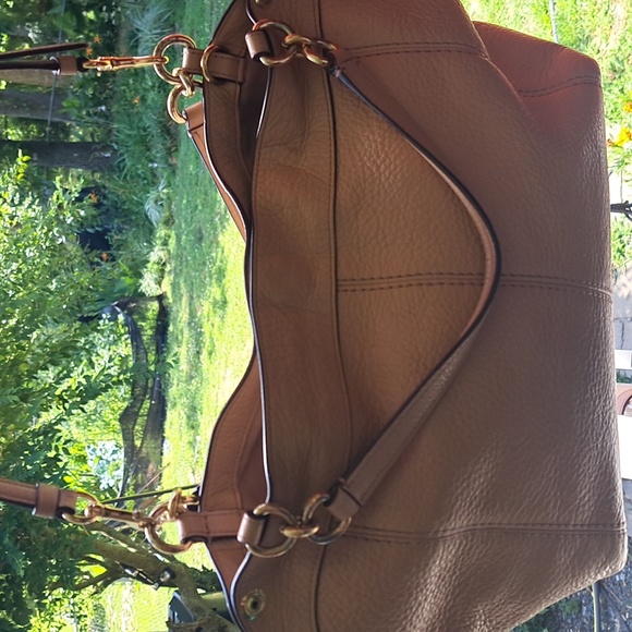 Coach Kelsey Cream Soft Leathet Satchel, Shoulder or Crossbody GUC - Picture 5 of 10